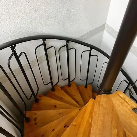 Messe, 2-bedroom Duplex With Kitchen And Garden Dusseldorf