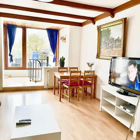 Messe, 2-bedroom Duplex With Kitchen And Garden * Düsseldorf