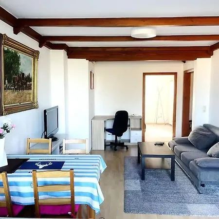 Messe, 2-bedroom Duplex With Kitchen And Garden * Düsseldorf